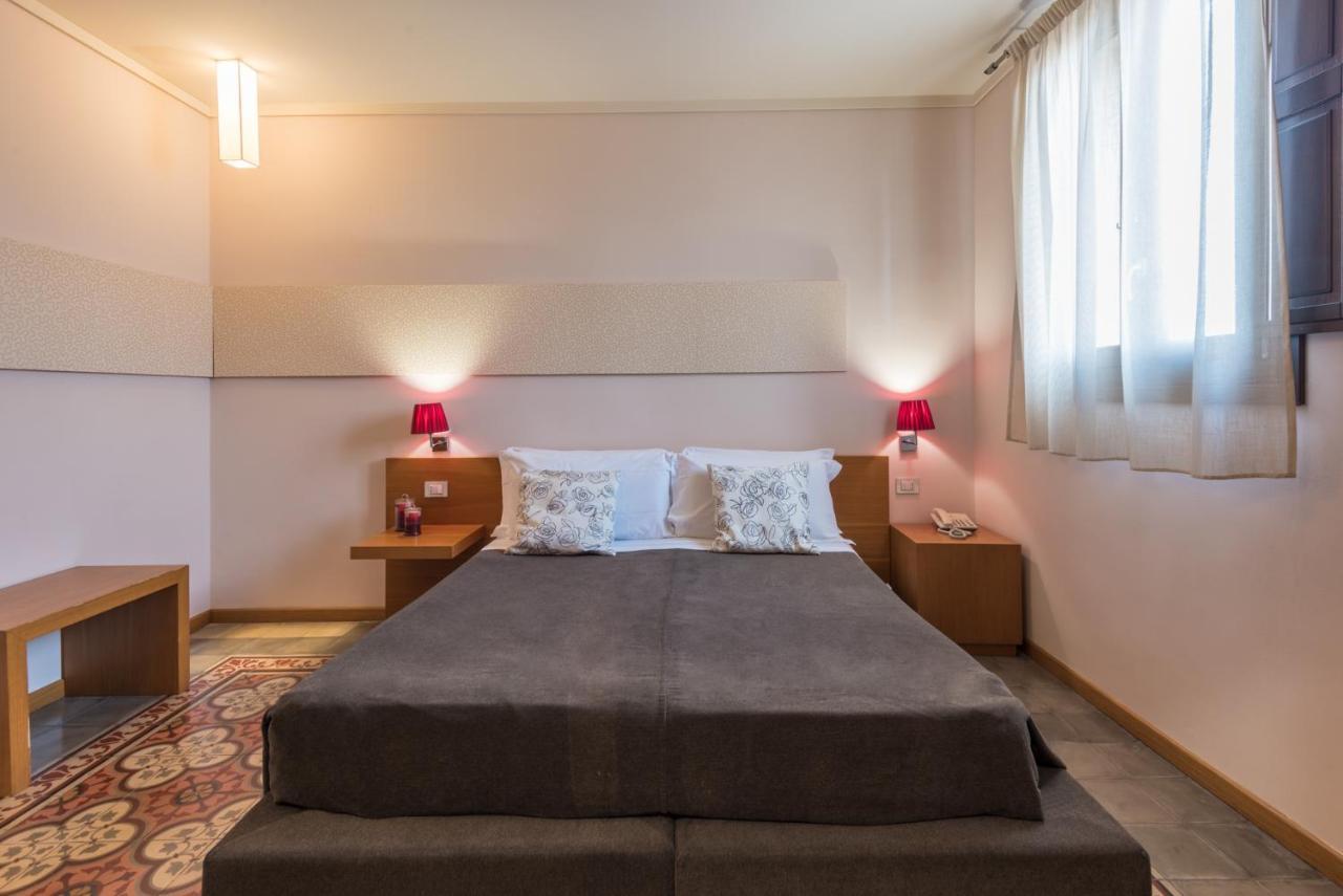Hotel Vittorio Veneto Ragusa Buitenkant foto