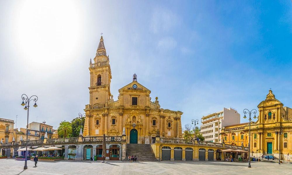 Hotel Vittorio Veneto Ragusa Buitenkant foto